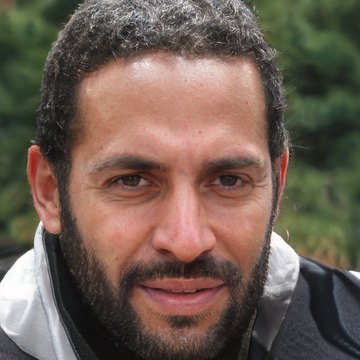 Portrait of Karim Hassani